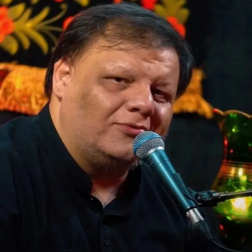 دانلود مداحی من دربه در و عاشق بین الحرمینم از صادق عبادی دانلود مداحی من دربه در و عاشق بین الحرمینم از صادق عبادی