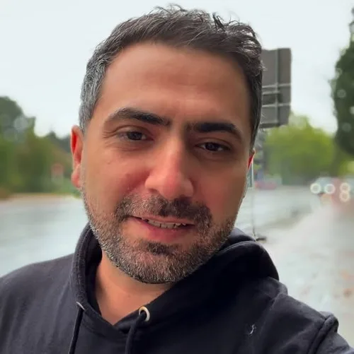 آهنگ زدی قلبمو تو شکستی جدی جدی راستی راستی آهنگ زدی قلبمو تو شکستی جدی جدی راستی راستی