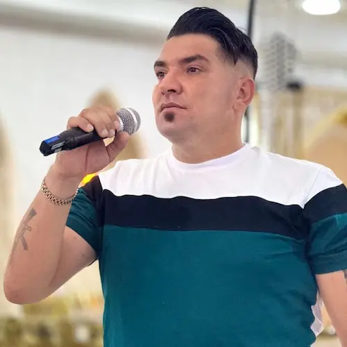 دانلود آهنگ قلبم و دستت گنجور شاکیه از وحید رحمتی دانلود آهنگ قلبم و دستت گنجور شاکیه از وحید رحمتی
